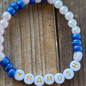 ❤️mammoth bracelet  7 inches blue and white beads .